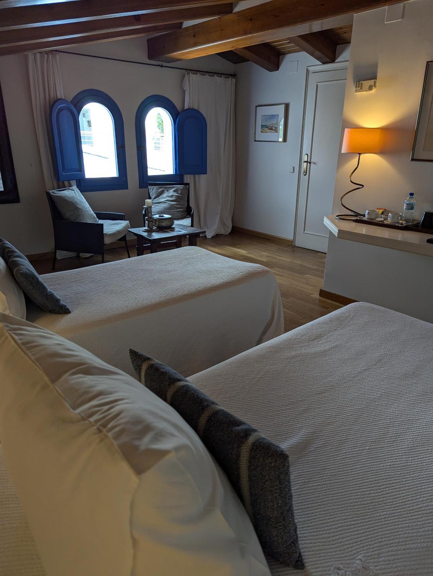 Hostal De La Placa - Hotel Boutique 卡布里尔斯 外观 照片