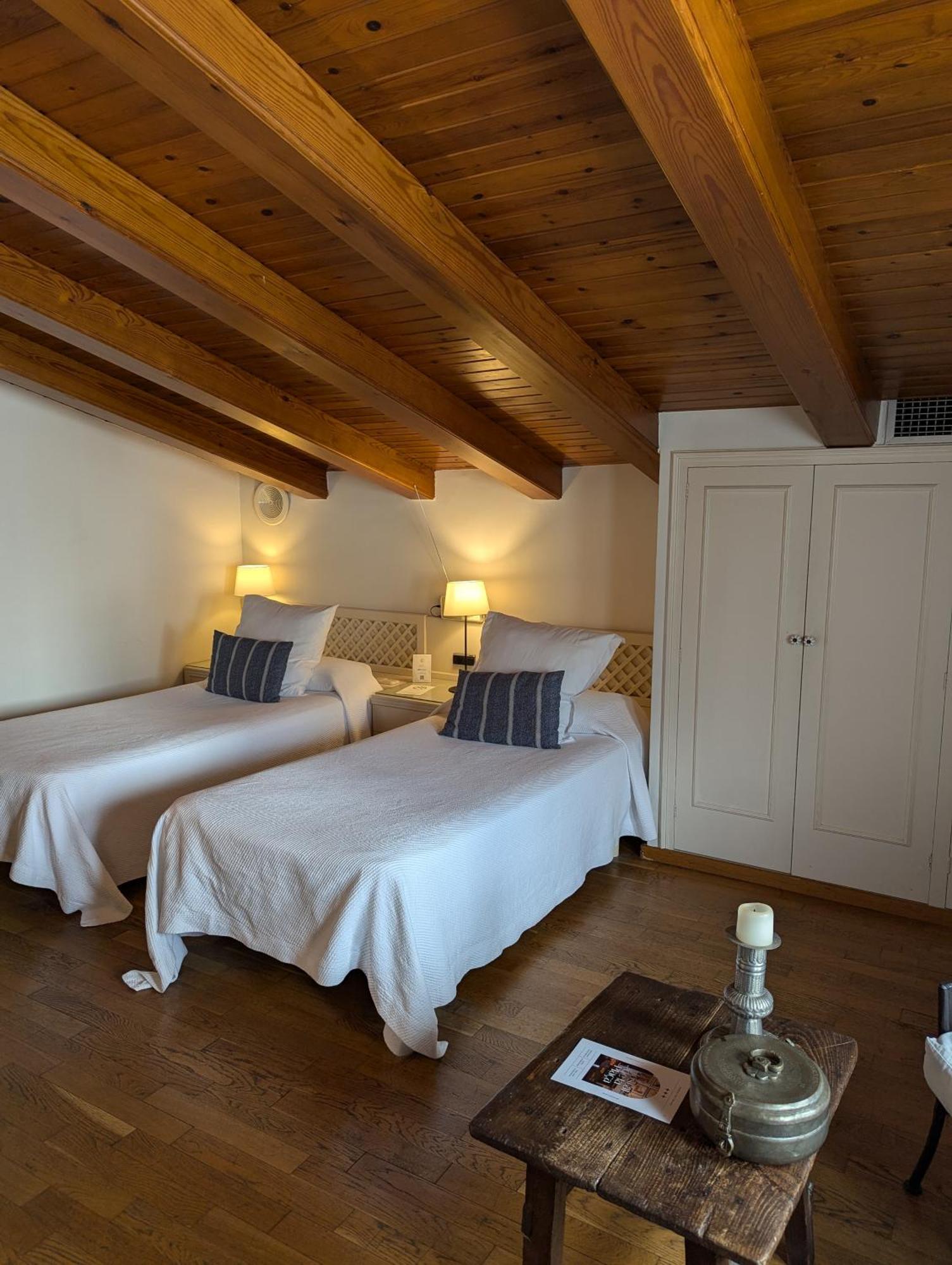 Hostal De La Placa - Hotel Boutique 卡布里尔斯 外观 照片